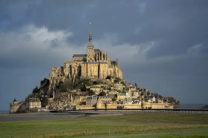 cloudy weather in france